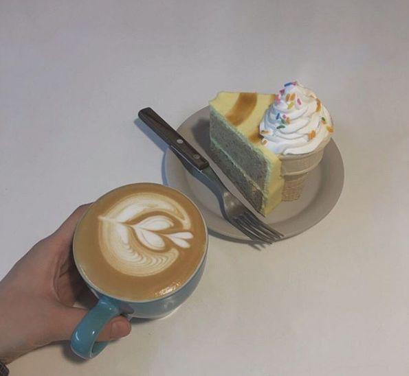 Humming Bella 弘大店戶外座位